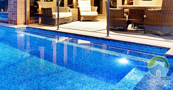 gạch mosaic bể bơi